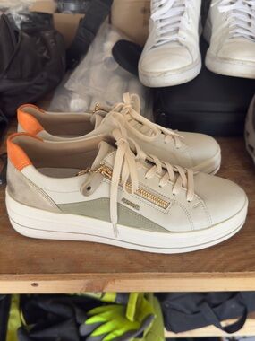 Remonte Cream and Orange Lace-Up Platform Sneakers with Gold Zip